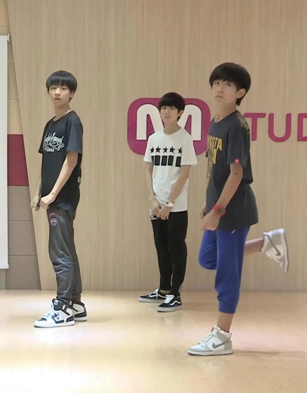 股票入门网 TFBOYS保密协议终解除：13岁少年的青春回忆重见天日
